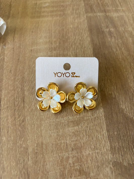 Boucles d'oreilles en acier inoxydable Fleurs Nacrées
