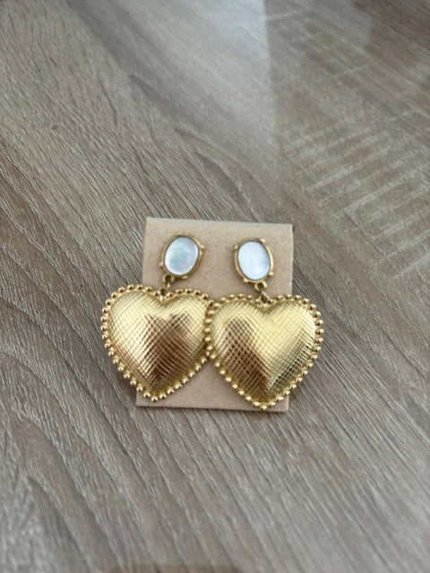 Boucles d’Oreilles “Cœur Royal” – Charme Lumineux